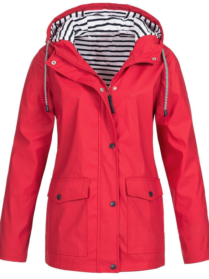 "Wasser- und winddichte Damen Outdoor Jacke in modernem Design, ideal für Frühling und Sommer."