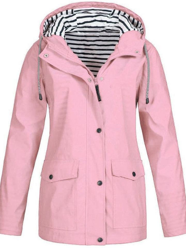 "Wasser- und winddichte Damen Outdoor Jacke in modernem Design, ideal für Frühling und Sommer."