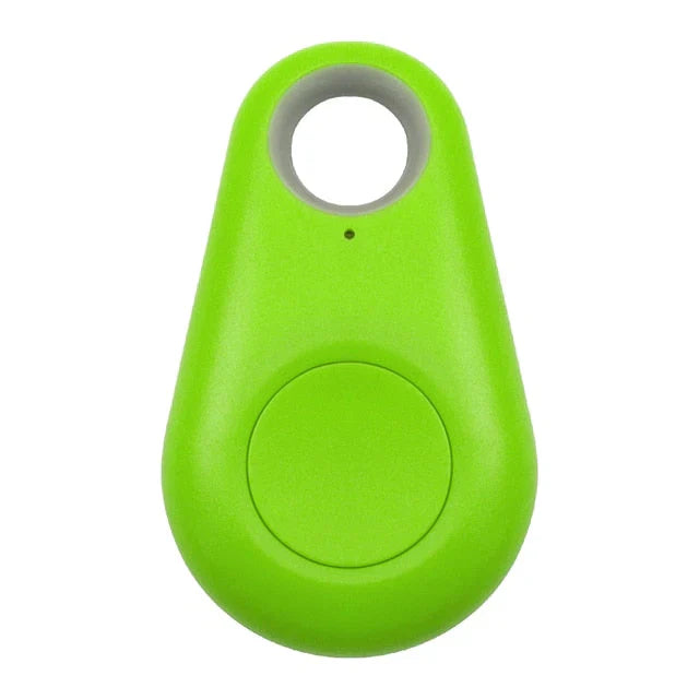 "Wasserdichter GPS-Tracker für Haustiere, kompakt und robust, Echtzeit-Ortung für Hunde und Katzen, am Halsband befestigt."