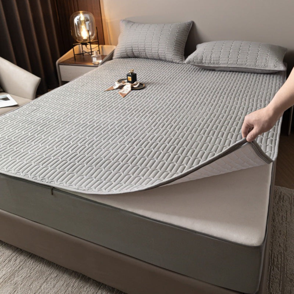 Soft texture of soy fiber mattress protector, waterproof and antibacterial for a clean bed