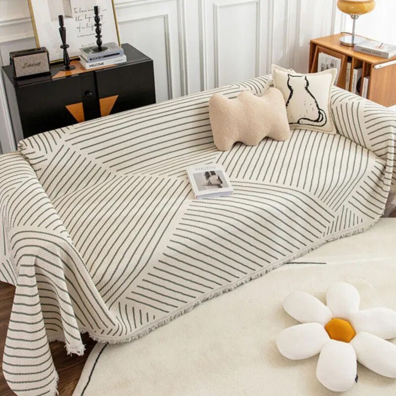 "Weiche Sofadecke mit abstraktem Muster, ideal für Wohnzimmer und Schlafzimmer, bietet Stil und Komfort in jedem Raum."