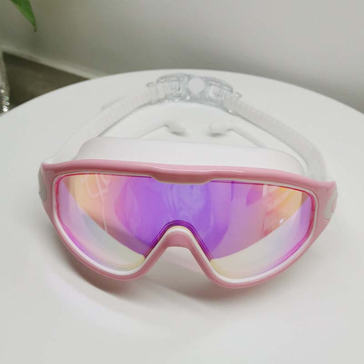 Weitwinkel-Schwimmbrille in Schwarz-Rosa, antibeschlag, unisex, aus Silikon, für optimalen Komfort und klares Sichtfeld.