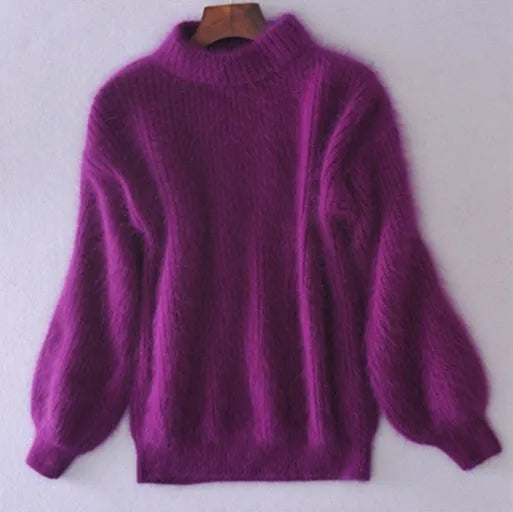 Winterlicher Angora Damenpullover, weich flauschig, hellblau, aus luxuriöser Angorawolle, elegantes Design, klassischer Schni