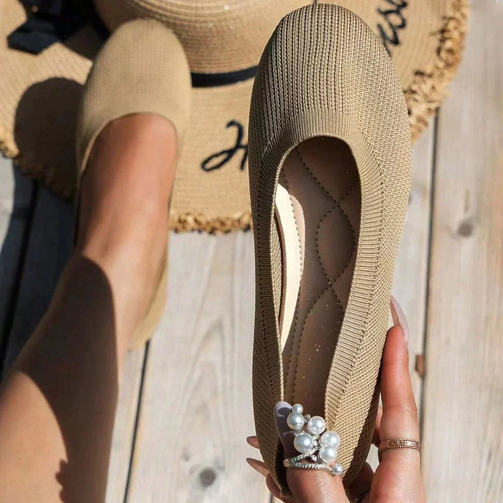 Comfortable women's orthopedic ballerinas, stylish flats perfect for casual outings.