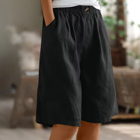 Essential women's workout shorts, quick-drying & super comfortable for intense sessions.