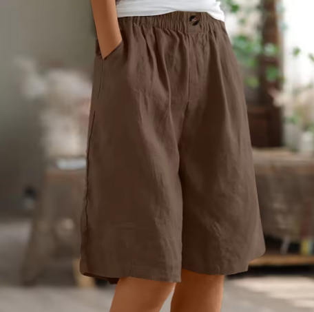 Casual yet performance-ready women's shorts, suitable for gym, sport or leisure.