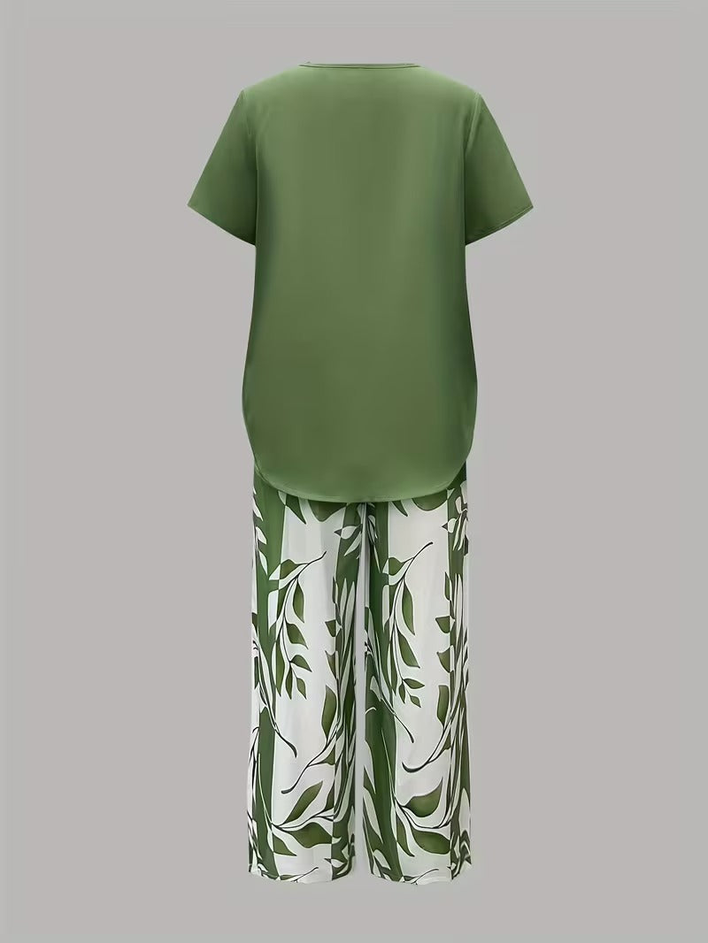Comfortable women's matching leaf print outfit for spring/summer, a chic two-piece casual set.