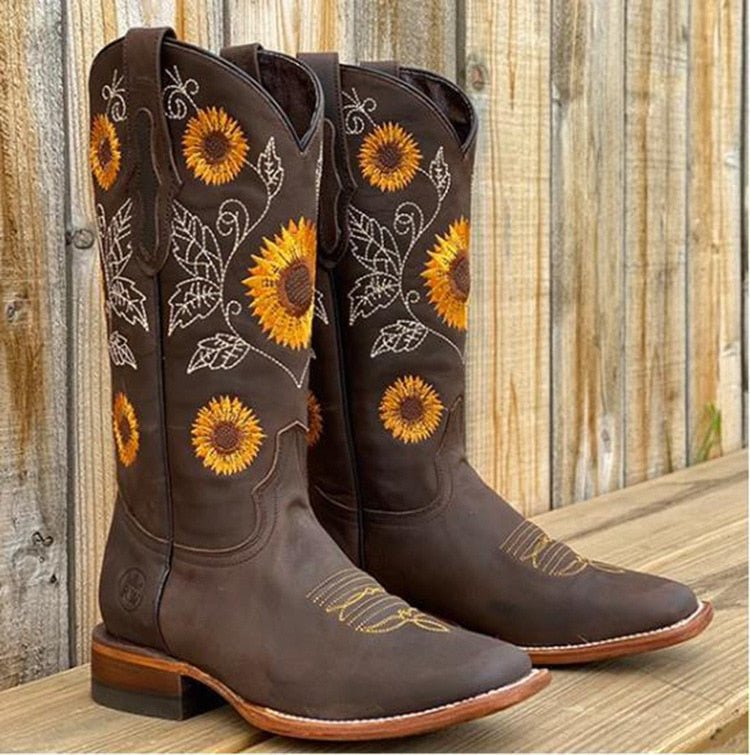 Comfortable women's boho ankle boots in earthy tones, ideal for casual fall & winter everyday fashion.