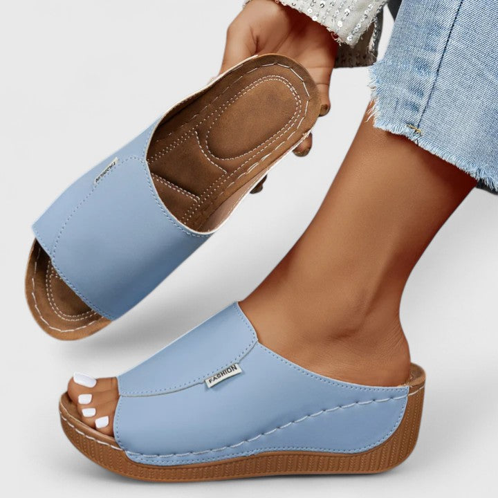 Women's comfortable summer walking sandals, ideal for everyday wear & travel.
