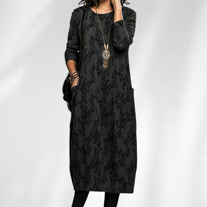 Relaxed fit women's winter crewneck dress with long sleeves for ultimate coziness. Ideal for autumn & daily fashion.