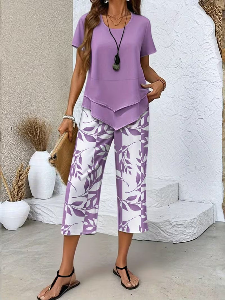 Perfect women's spring/summer leaf print co-ord set. Relaxed top & cropped pants for effortless travel fashion.