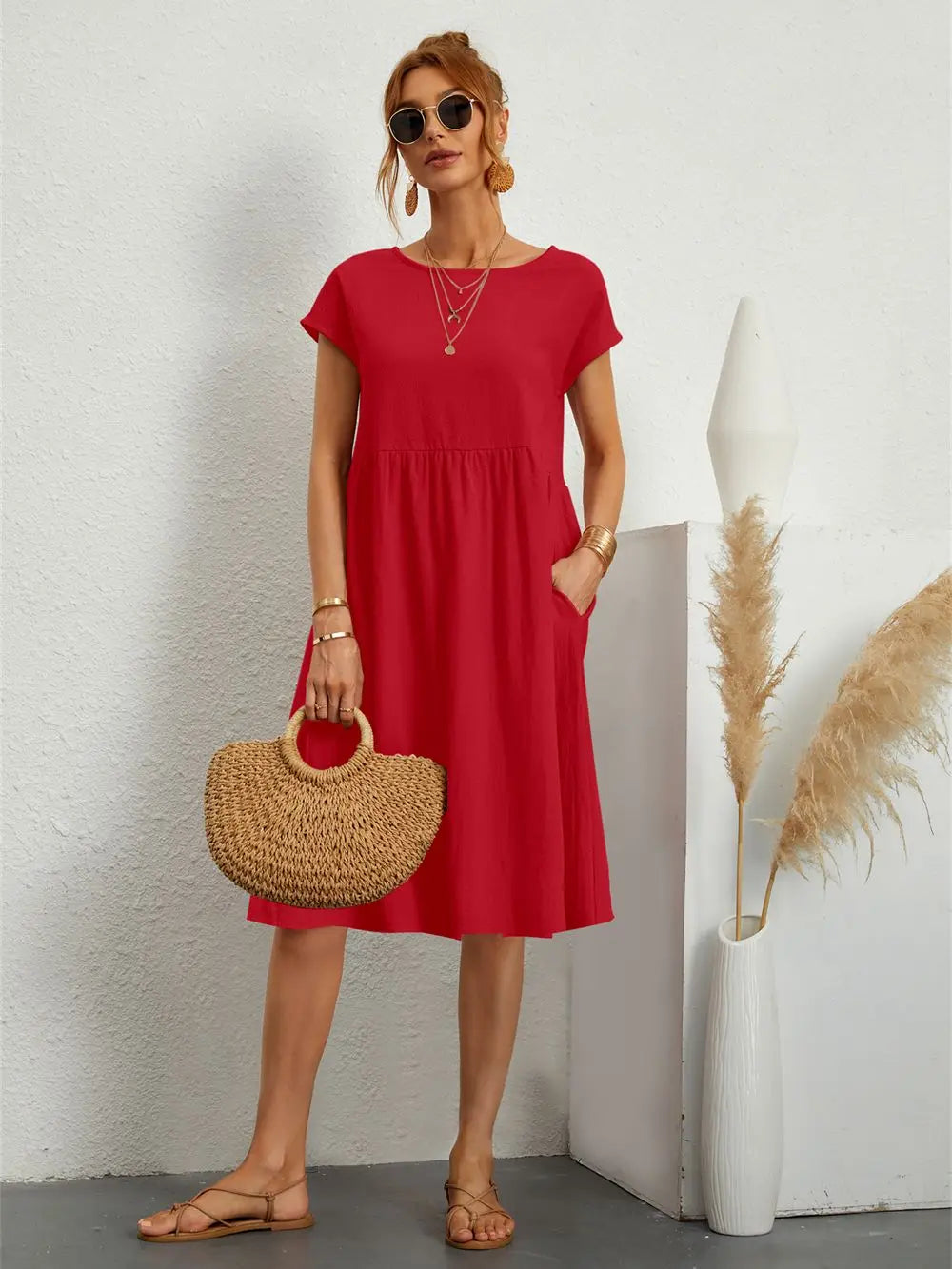 Women's Effortless Pocketed Casual Midi Dress, perfect for everyday chic style.