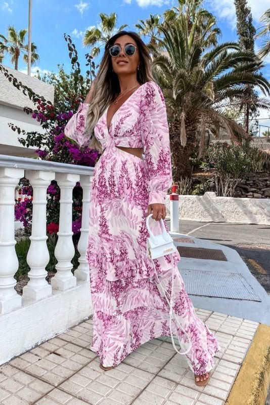 Elegant flowy women's long maxi dress, perfect for summer comfort and stylish everyday wear.