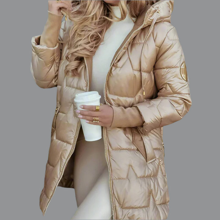 Women's lightweight quilted autumn jacket with hood, perfect for fall fashion & everyday wear.