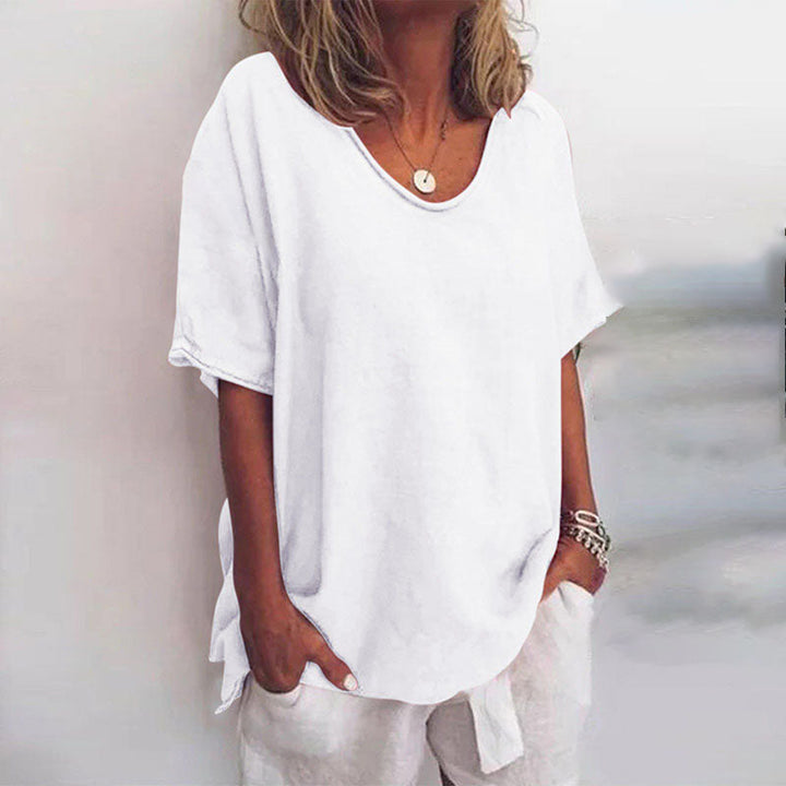 Casual oversized women's summer top, perfect for a relaxed, comfortable everyday look.