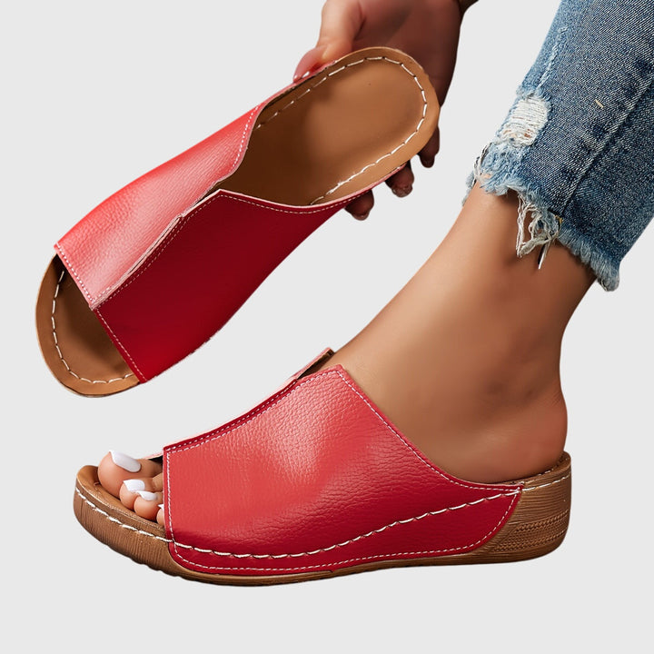 Everyday wear women's flat sandals, ergonomic open-toe design ensuring maximum comfort & style.
