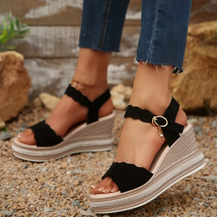 Adjustable women's orthopedic walking sandals, open-toe & cushioned for all-day comfort, perfect summer casual shoes.