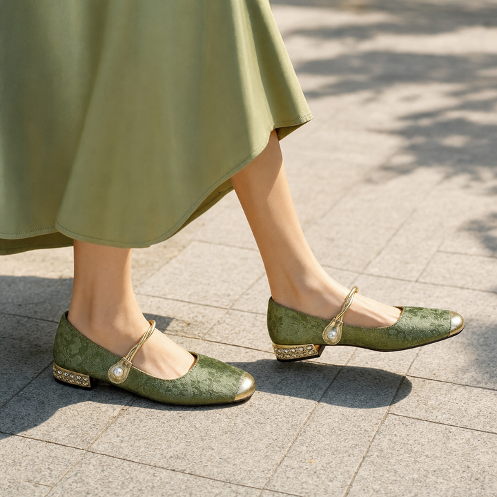 Comfortable women's orthopedic Mary Jane shoes, perfect for all-day wear with foot support & stylish design.