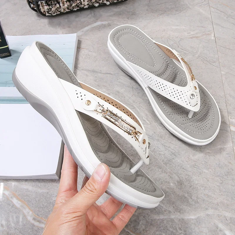 Women's orthopedic sandals with plush cushioning & arch support for comfort and heel pain relief.
