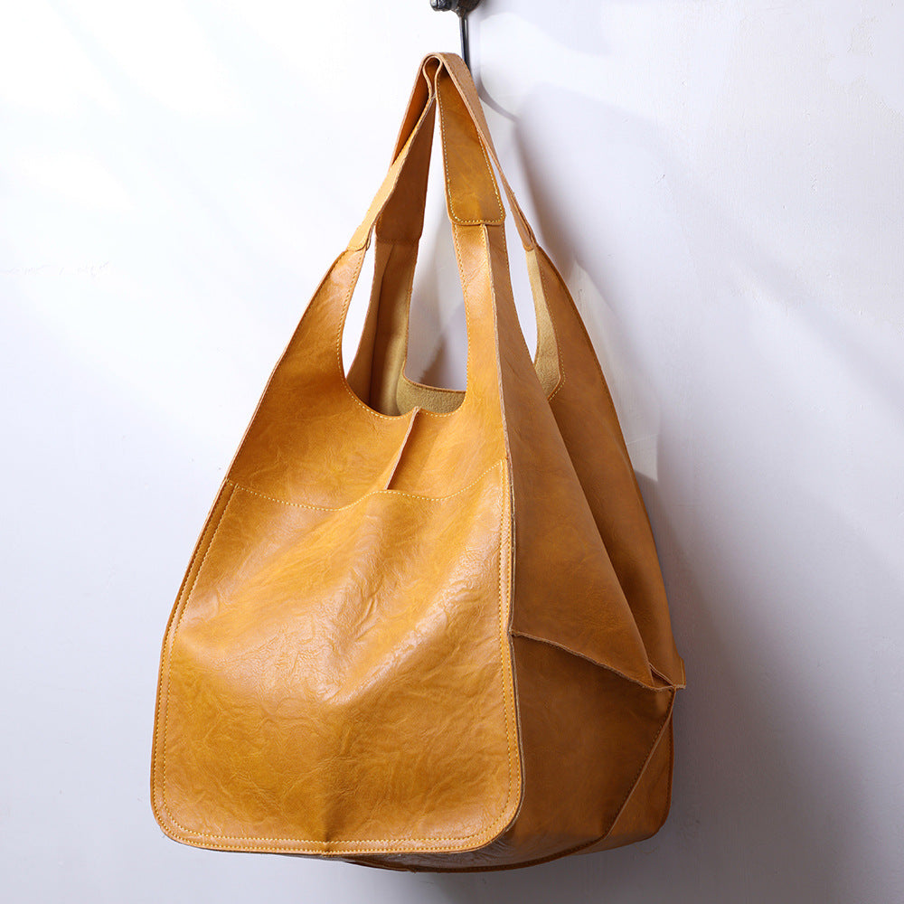 Women's everyday oversized shoulder bag, a stylish and practical daily handbag for any occasion.