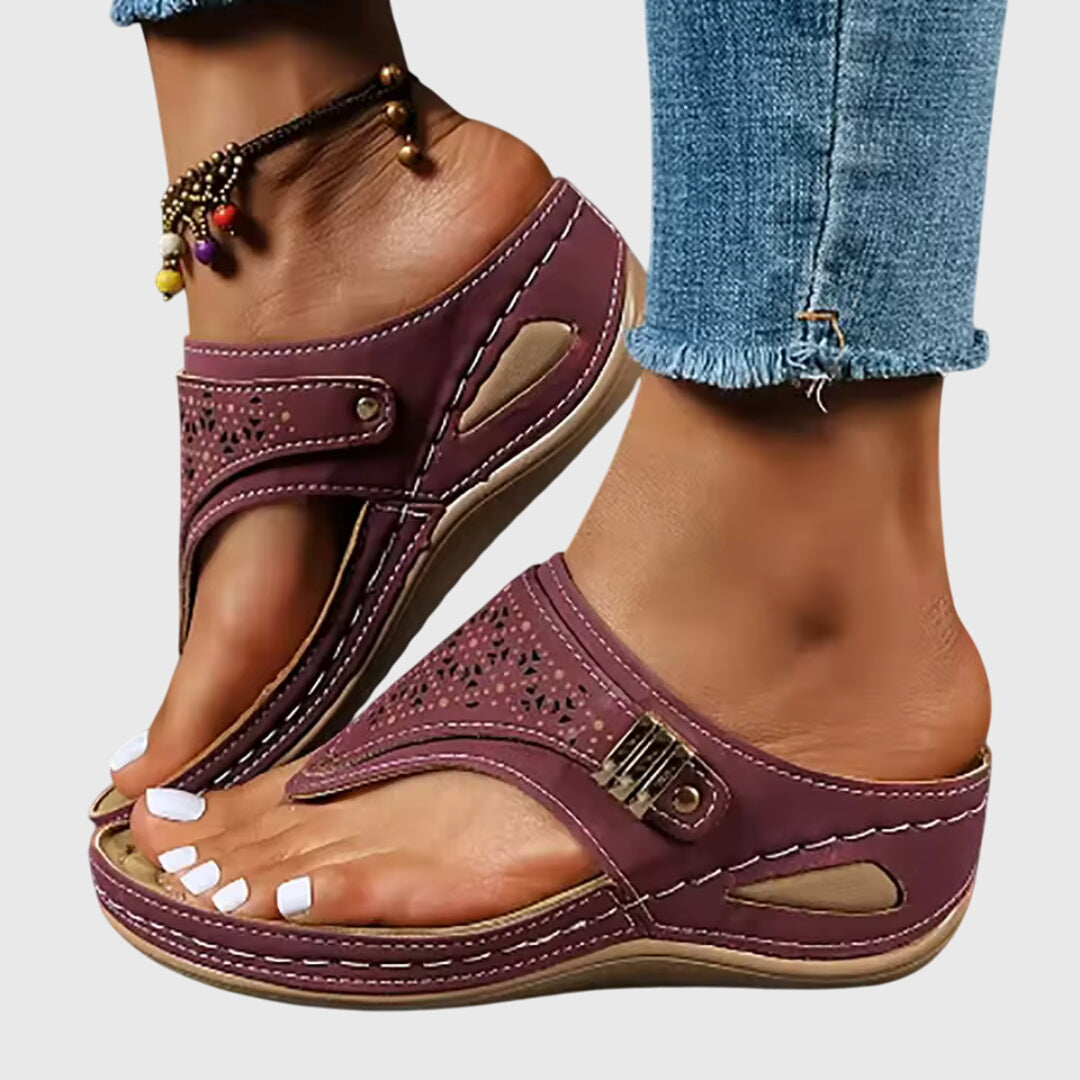 Women's comfortable platform ankle strap sandals, stylish and versatile summer footwear.