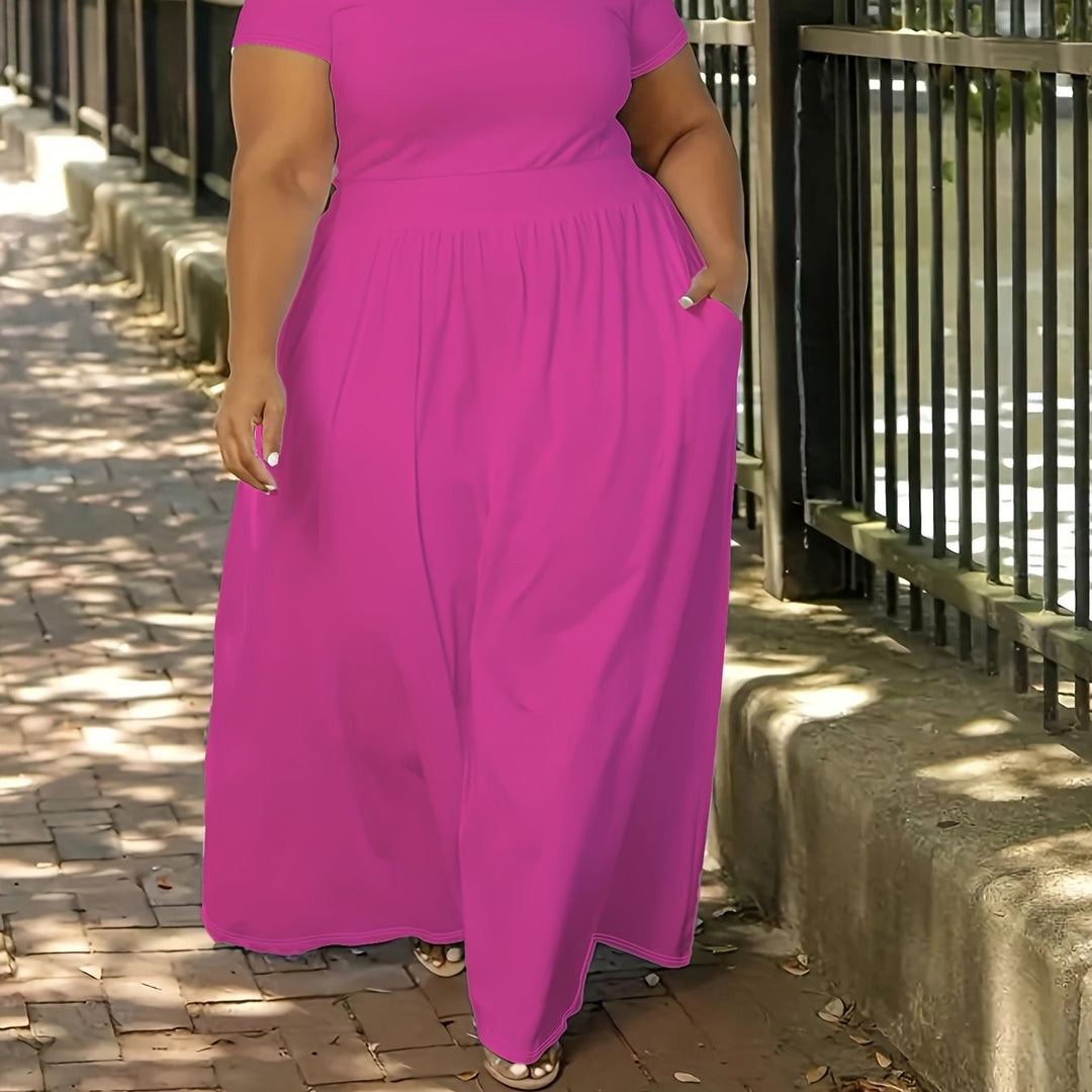 Comfortable flowy women's plus size maxi dress, with stylish short sleeves.