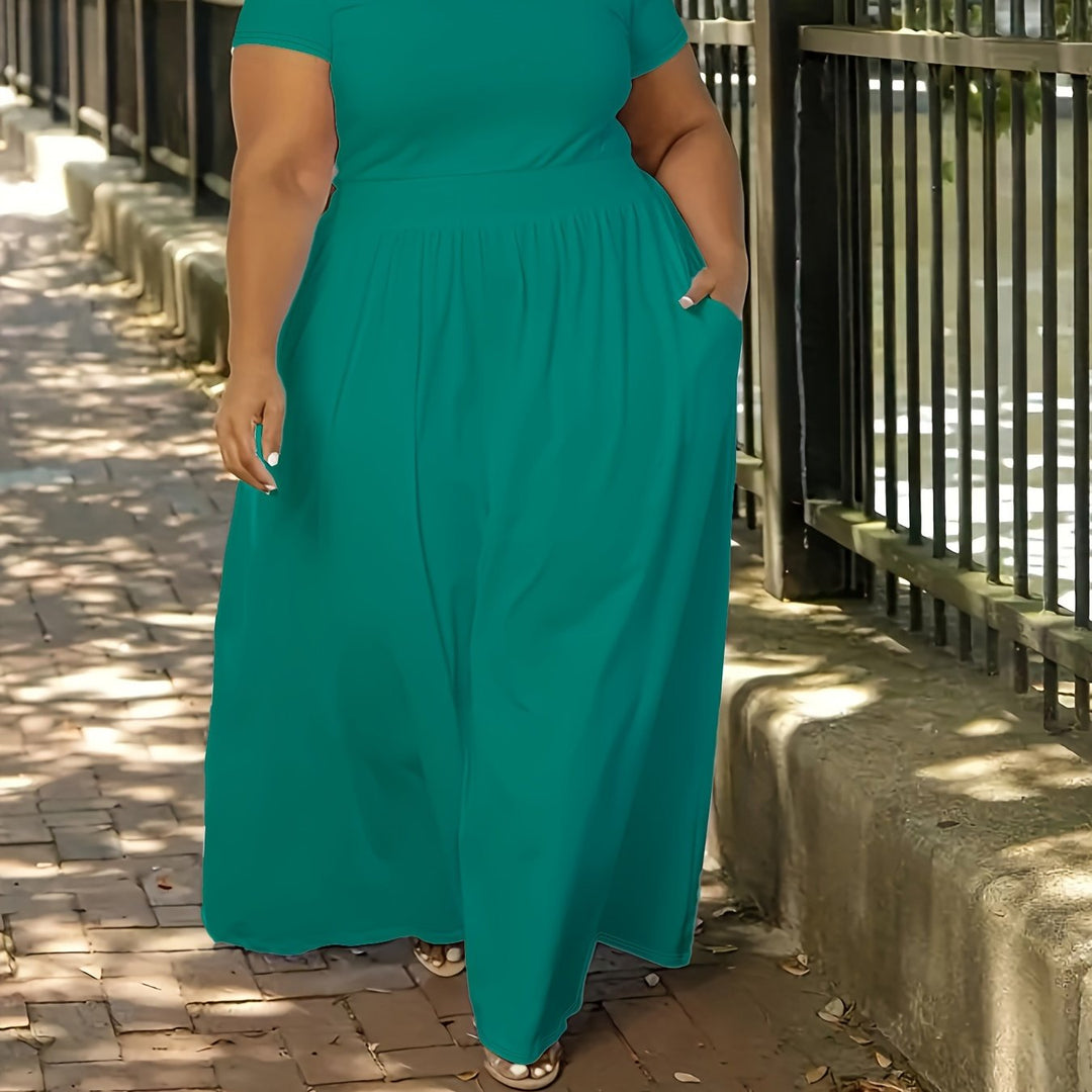 Women's plus size flowy maxi dress, a comfortable short sleeve option for any event.