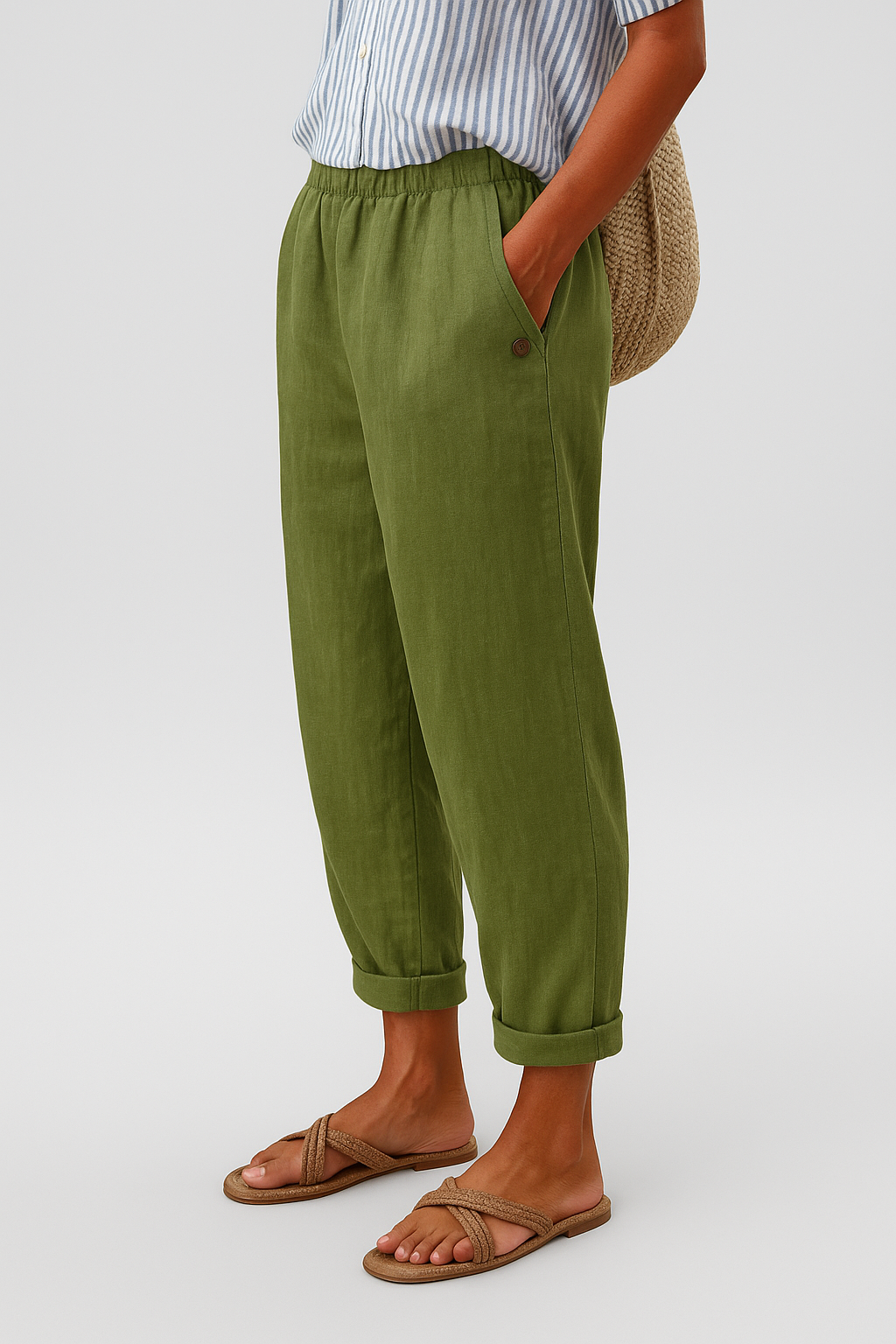 Comfortable women's relaxed fit ankle pants, ideal for travel, everyday wear, and summer fashion.