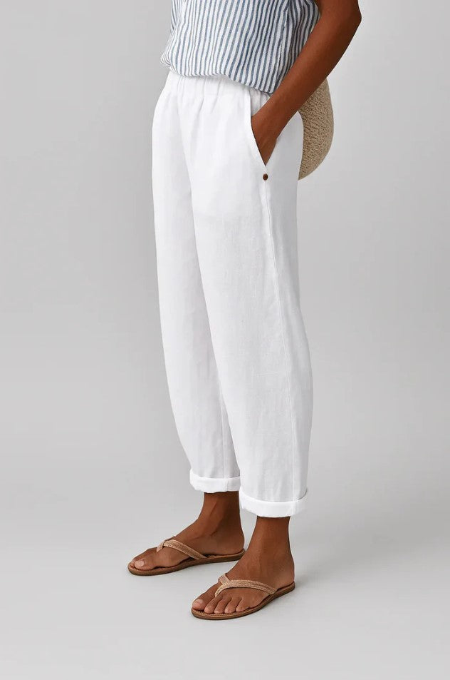 Casual women's relaxed fit pants, perfect for summer fashion & travel, featuring a comfortable elastic waist.