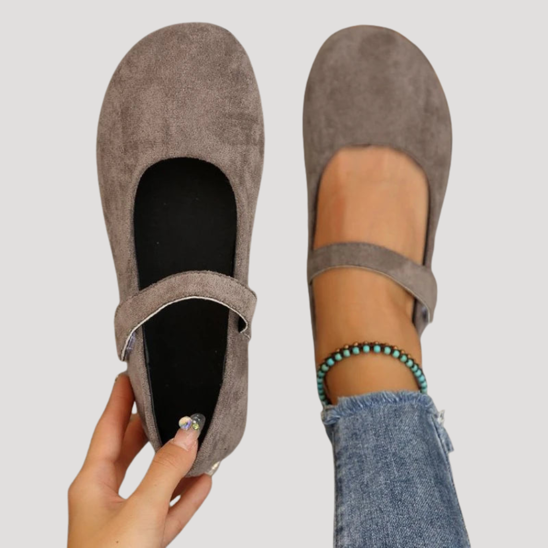 Stylish women's casual Mary Jane flats. Round toe, Velcro strap, versatile for everyday wear.