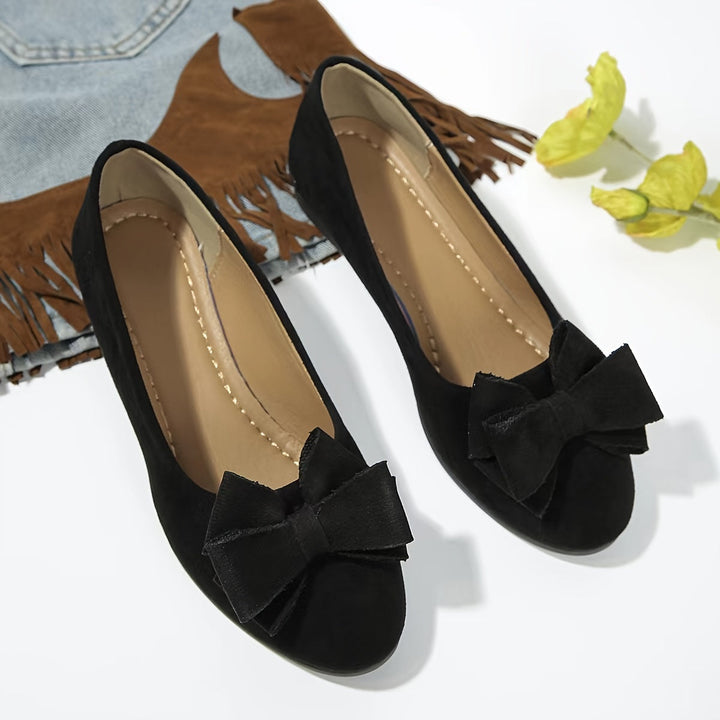 Women's stylish slip-on wedge shoes for effortless comfort & versatile everyday wear.